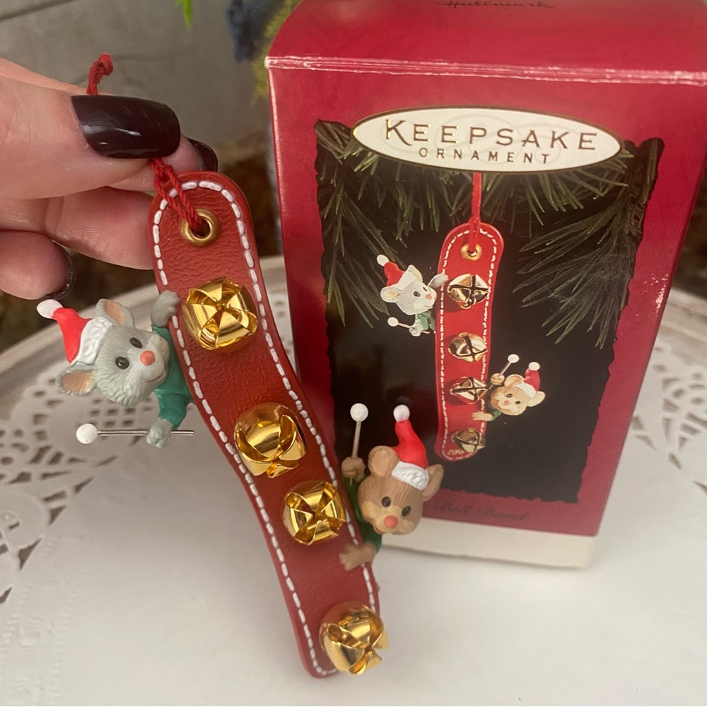 🎄 HALLMARK “JINGLE BELL BAND” KEEPSAKE ORNAMENT. DATED 1994. RARE & RETIRED.